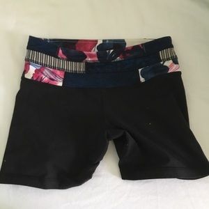 Lululemon size 4 bike shorts, excellent condition
